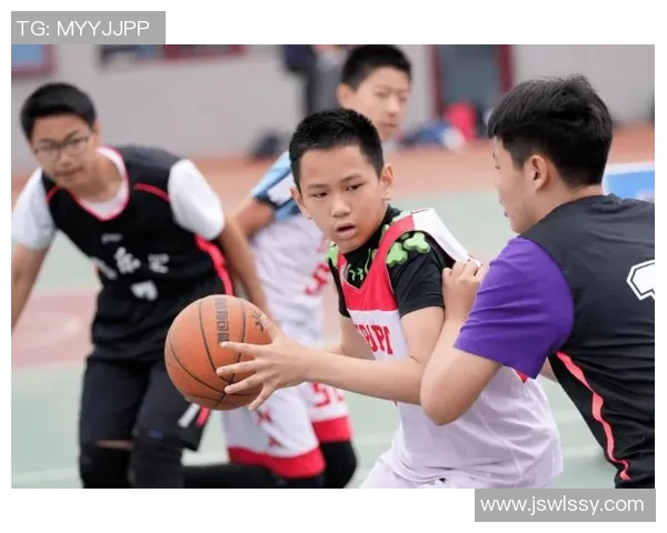 杨伟的篮球人生深度对话:从少年梦想到职业生涯的心路历程 杨伟的篮球人生深度对话:从少年梦想到职业生涯的心路历程